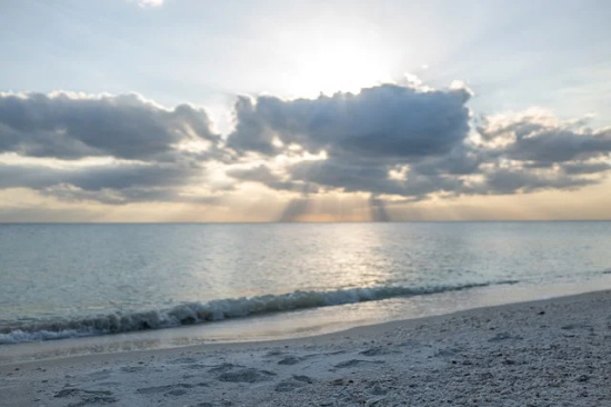 形容美食诱人的句子汇总 美食发圈的精致句子
