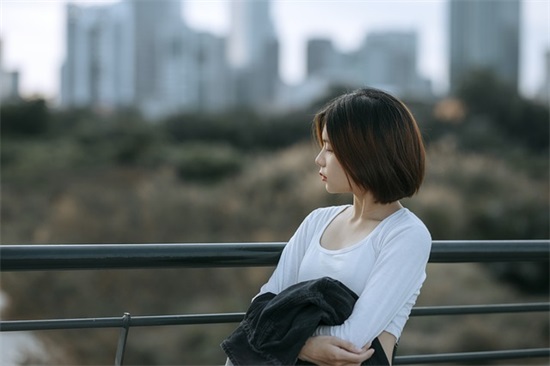 形容“事情很巧合”的句子有哪些？