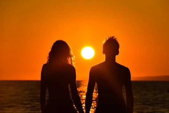 情侣网名2个字沙雕优选62个